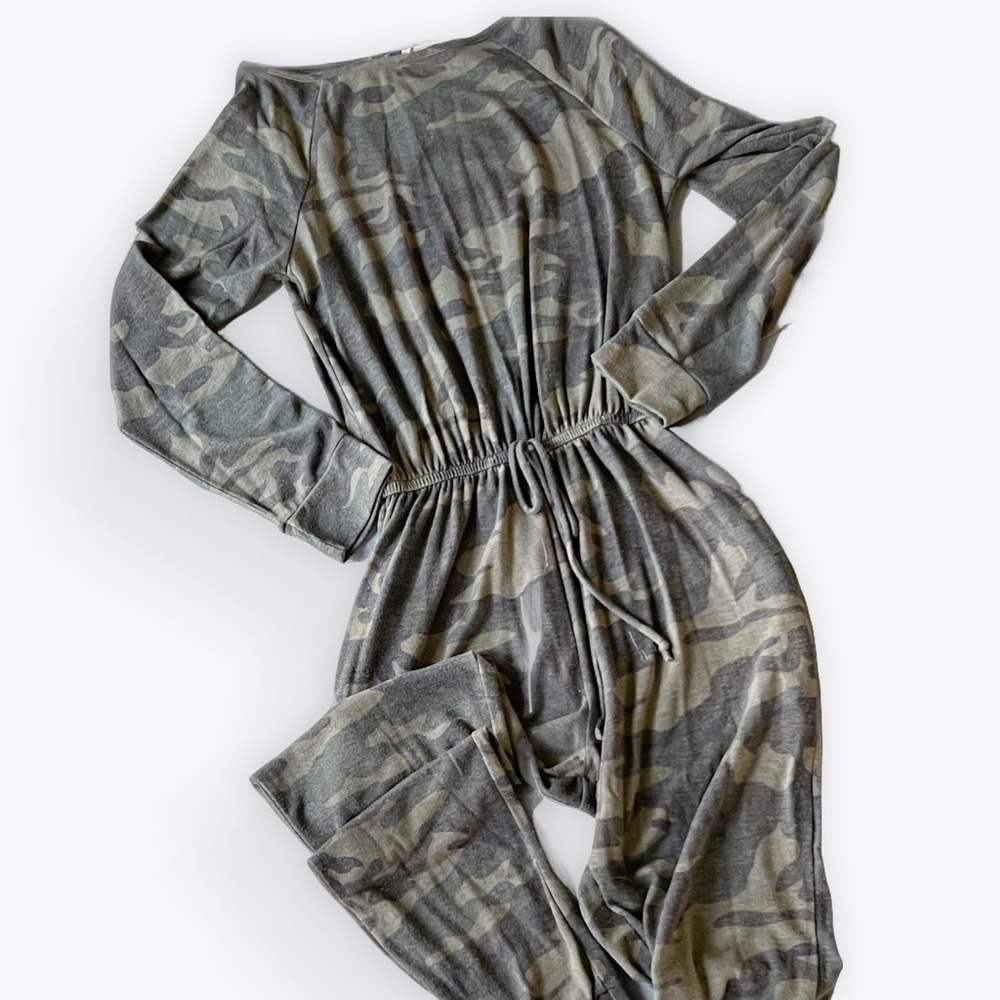 ODDY Green Camouflage Jumpsuit Sz Medium